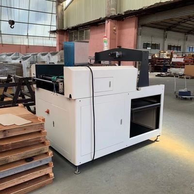 ギフト用の箱を付けることは機械を作る板紙箱のための1分あたり速度70pcsの機械に角を付ける