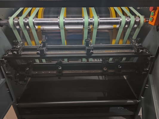 0.8-2.5mmの厚さの溝を作ることのための機械に溝を作っている頻度50HZ板