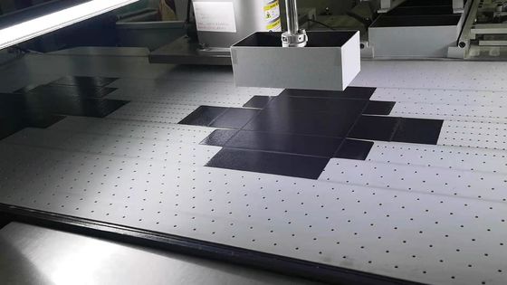 作り、堅い箱のペーパーつく表紙の場合のための機械を置く表紙