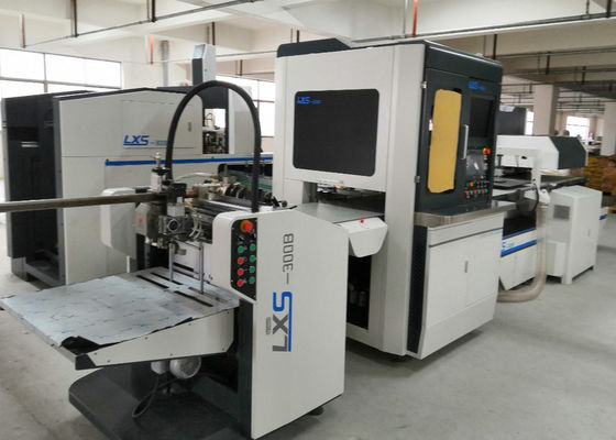 機械0.8mmに3mmを作る化粧品のフル オートの堅い箱
