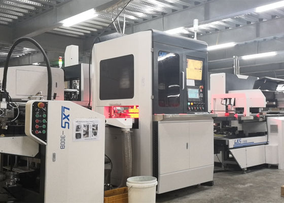 機械0.8mmに3mmを作る化粧品のフル オートの堅い箱