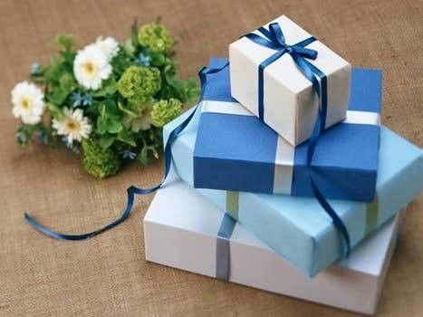 ギフト用の箱を付けることは機械を作る板紙箱のための1分あたり速度70pcsの機械に角を付ける