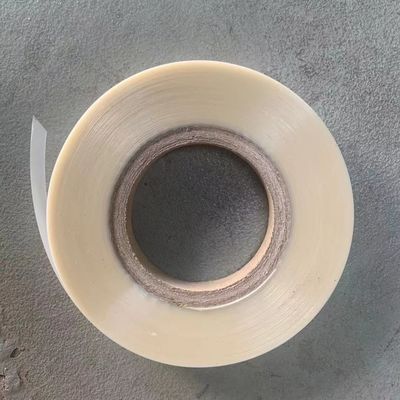 付着力の紙テープ熱い接着剤テープ19mmを貼る堅い箱のコーナー