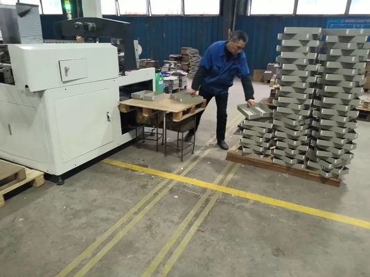 100 - 機械を貼る200pcs/min PLC制御箱のコーナー