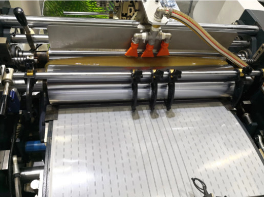 機械を作る松下電器産業PLC 16KWの小さい紙箱